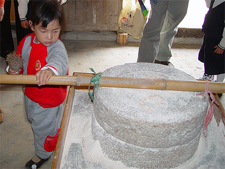 20031024_lara_autumn_outing_06.jpg